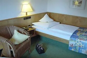Stadt-Gut-Hotel Filderhotel Ostfildern 3*,  Německo